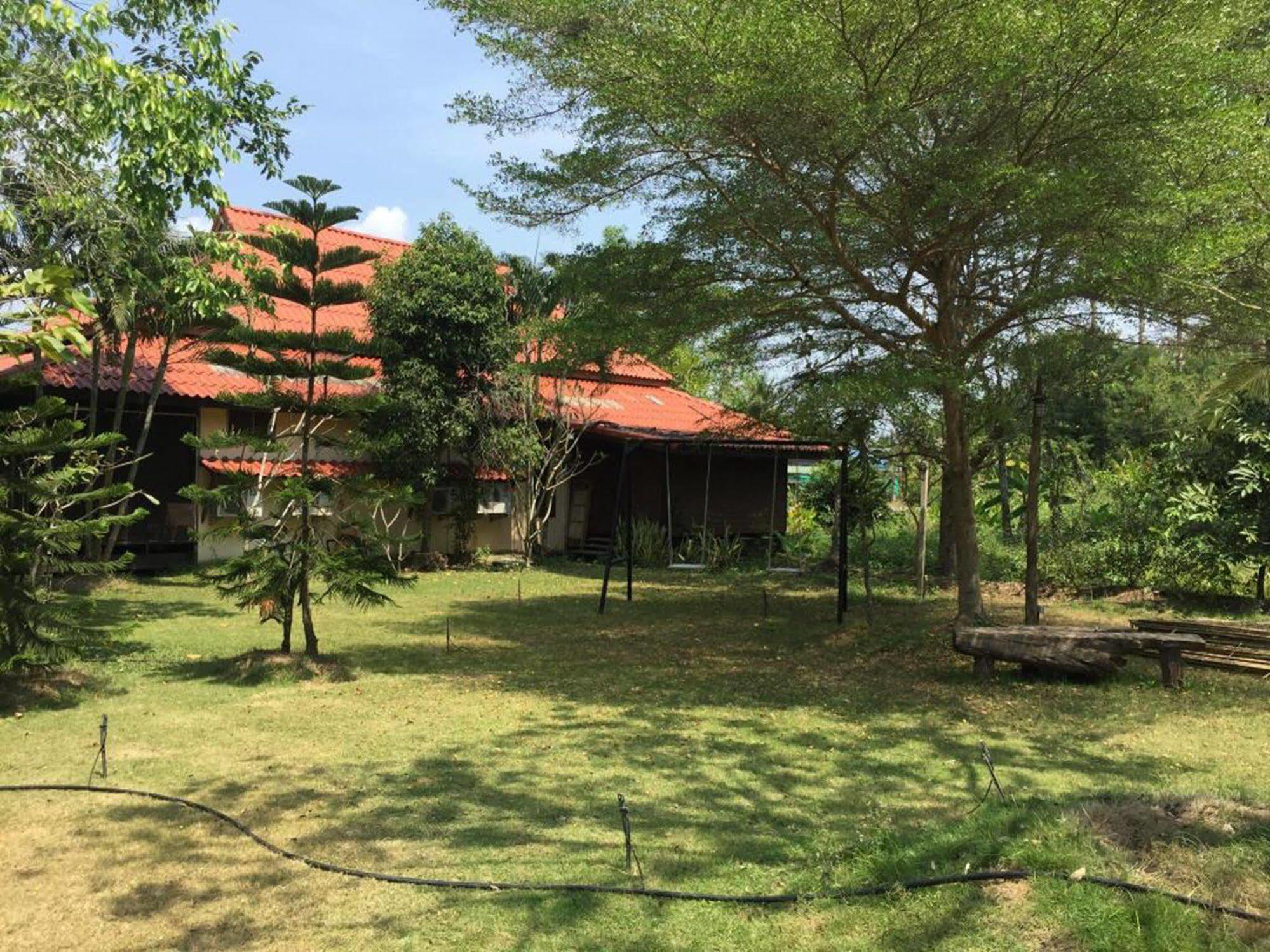 Baansuanleelawadee Resort Amphawa Exterior foto